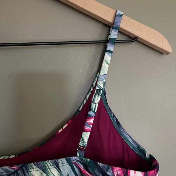Lolë Tanami Bikini Top in Fiji Island Rainforest Size XL‎ Blue Green Pink Floral - Picture 10 of 14